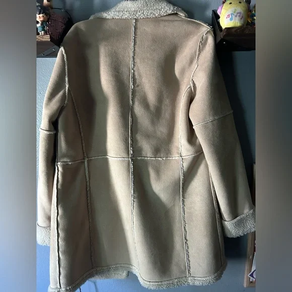 Winter tan fur coat - Picture 3 of 3